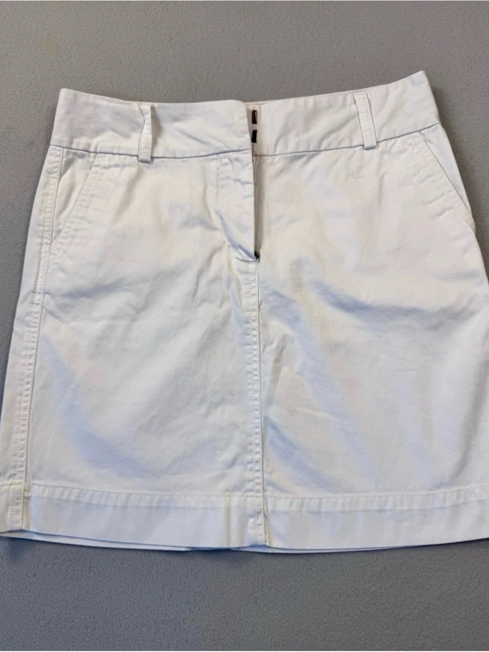 Vineyard Vines White Skirt with Pink Whale-Print Waistband
